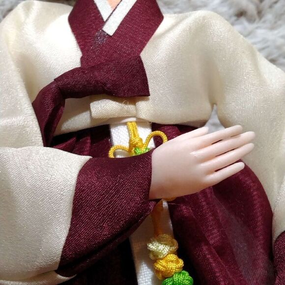 Korean doll w stand. - Picture 5 of 8